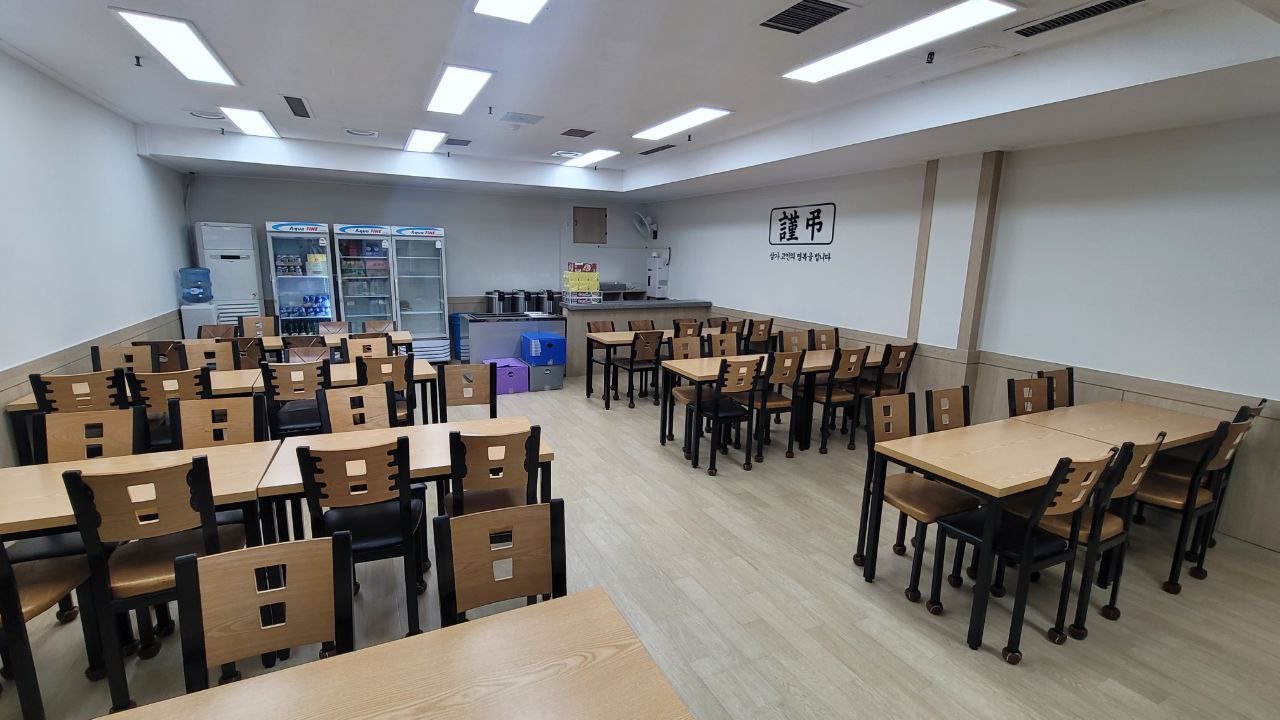 성애병원장례식장 식당 내부 전경과 좌석.