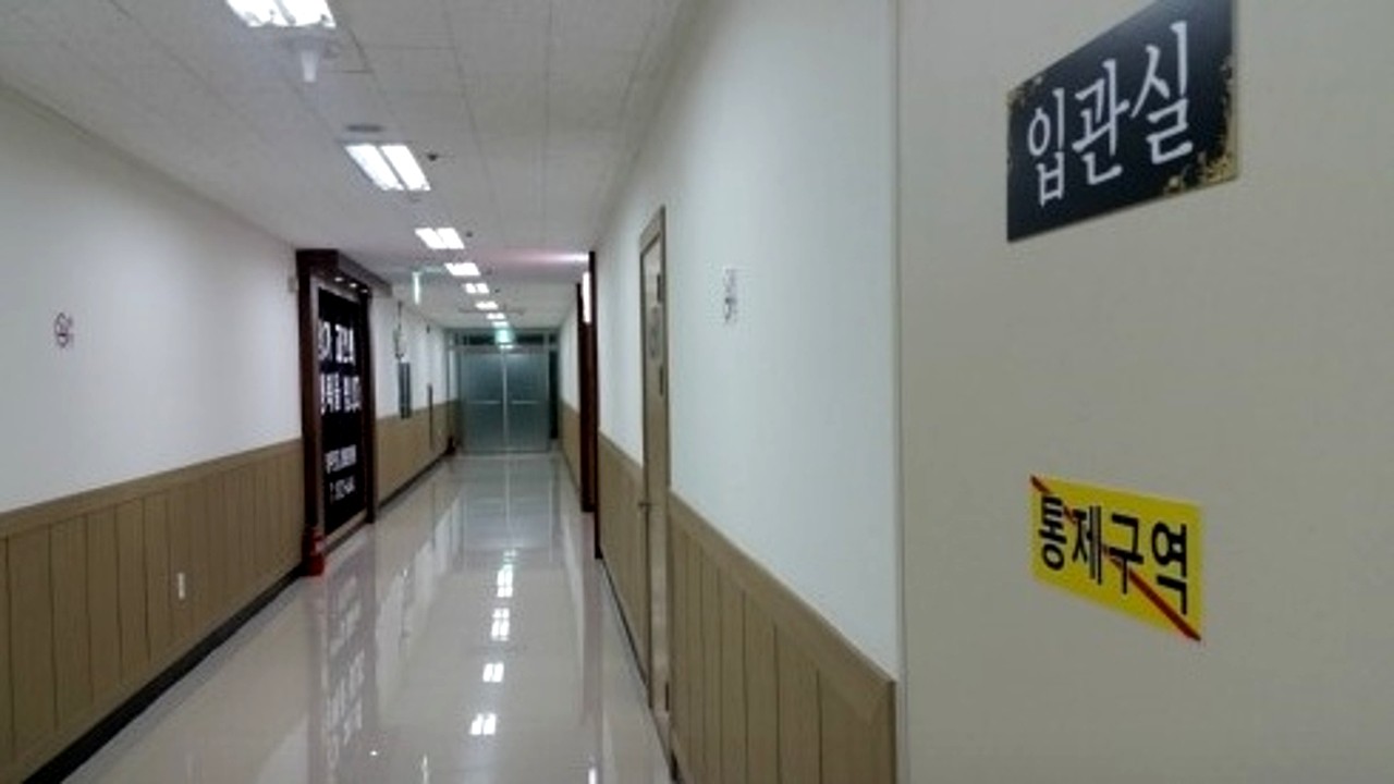 큰길장례문화원 입관실로 이어지는 복도
